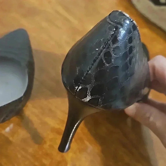 Johnston & Murphy Leather Heels - Picture 6 of 8